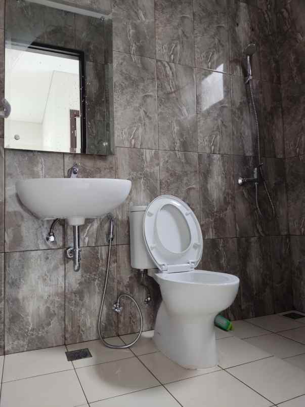 disewakan rumah lavon swan city cluster gracia