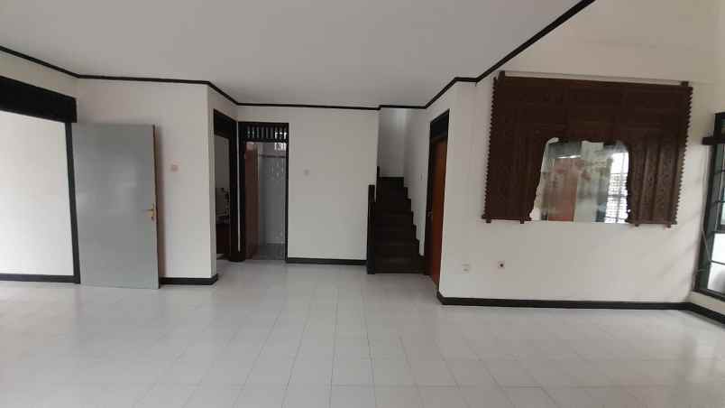 disewakan rumah terawat gegerkalong hilir bandung hook