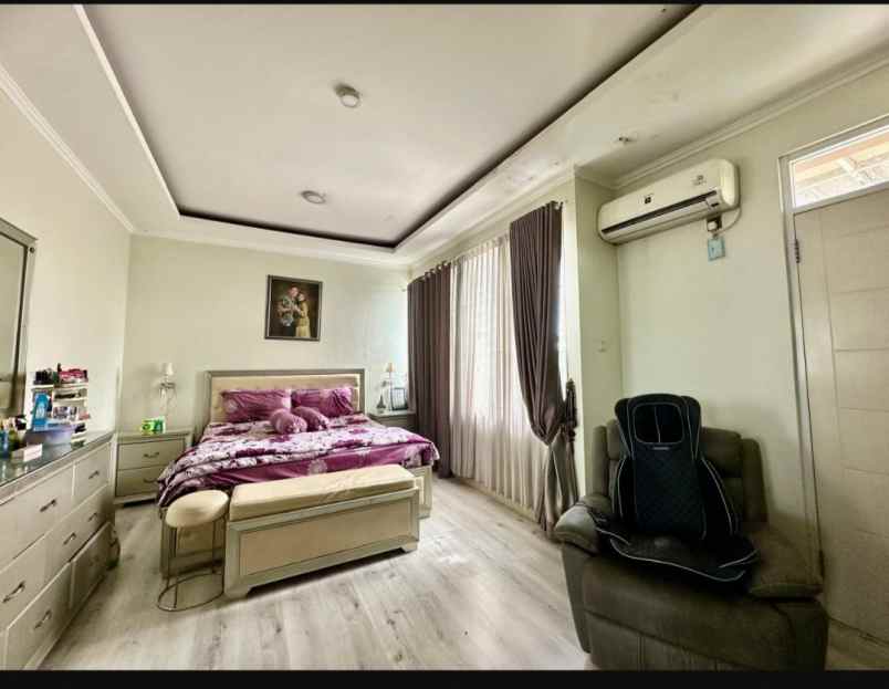 djual rumah mewah mini swimming pool cikarang bekasi