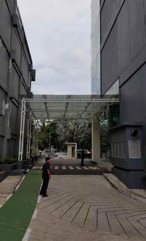 gedung 10 lantai di jakarta pusat