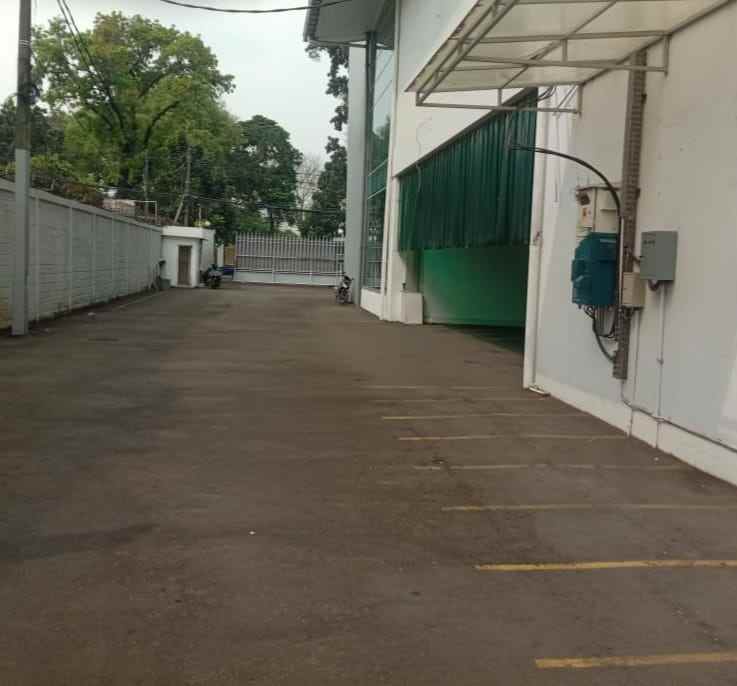 gedung tiga lantai harga di bawah njop