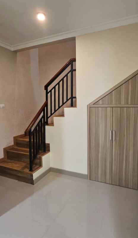 jual rumah cozy siap huni kota wisata cibubur