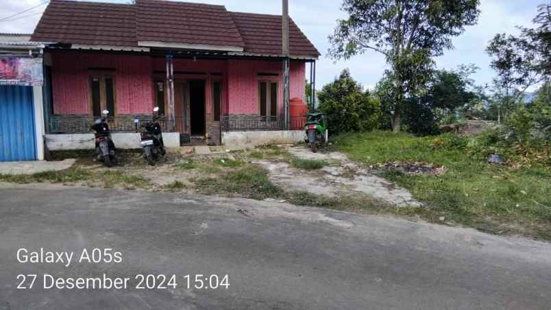 jual rumah nempel jalan mobil udah siap huni