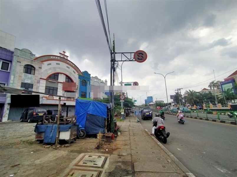 ruko tiga lantai di jalan arif rahman hakim kota depok