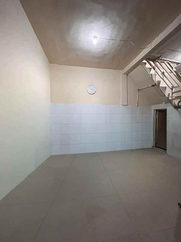 rumah 1 5 lantai strategis di darmo surabaya barat