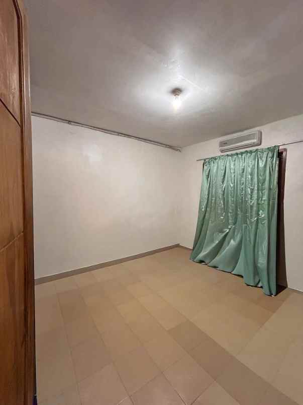 rumah 1 5 lantai strategis di darmo surabaya barat