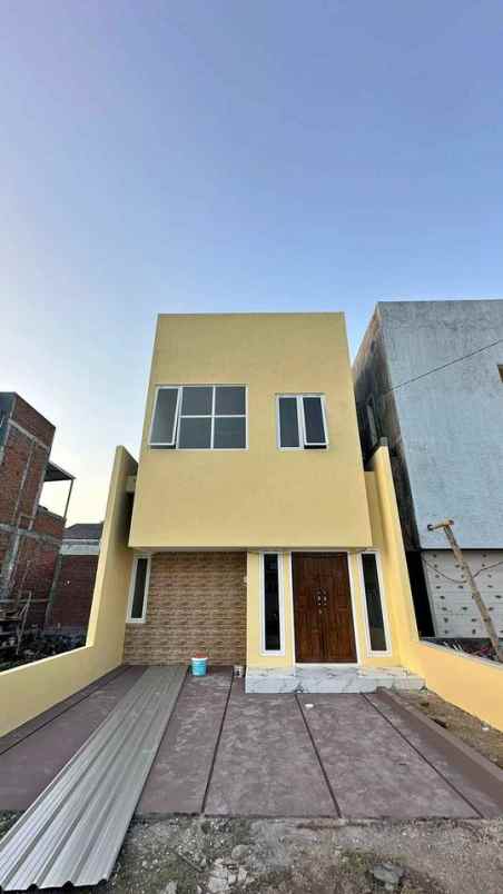 rumah 2 lantai 600 juta an lokasi di sukun