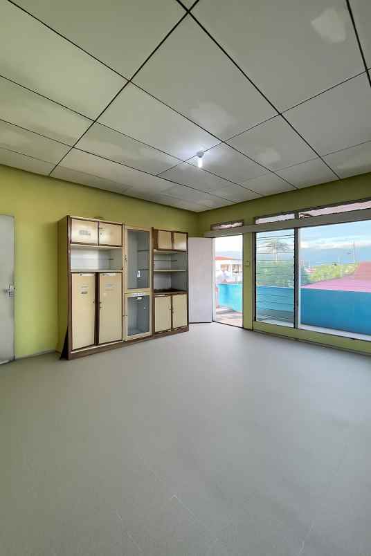 rumah 2 lantai di jalan terandam 1 nomor 13