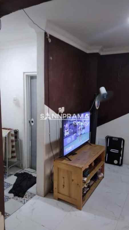 rumah 2 lantai di perumnas depok timur baktijaya depok
