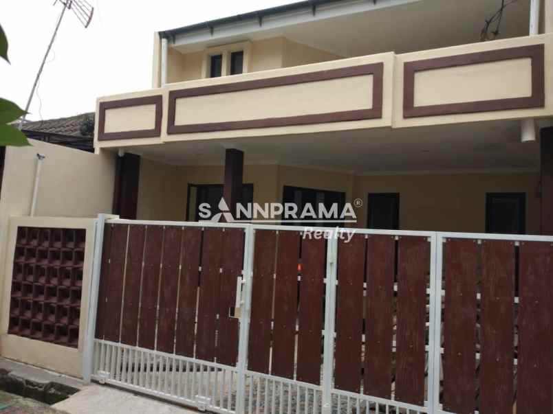 rumah 2 lantai di perumnas depok timur baktijaya depok
