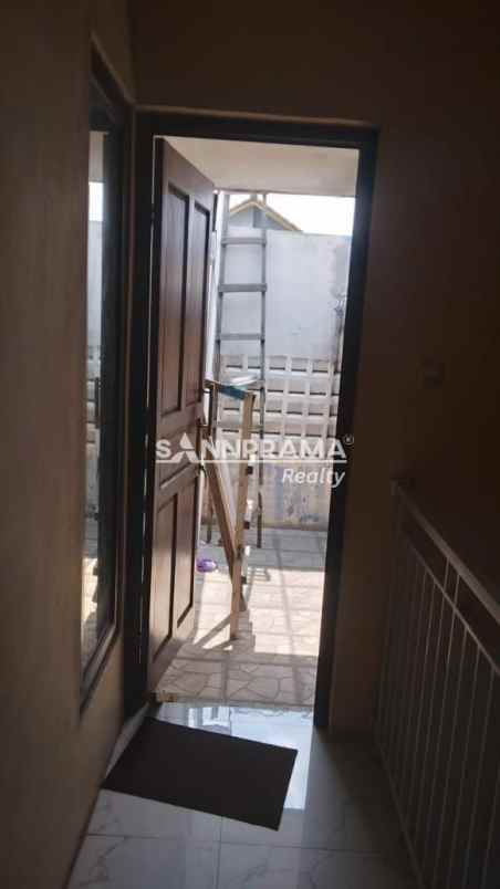 rumah 2 lantai di perumnas depok timur baktijaya depok