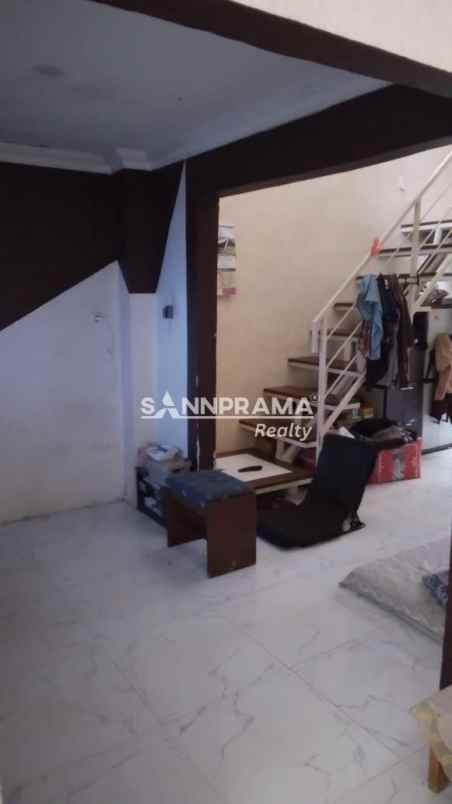 rumah 2 lantai di perumnas depok timur baktijaya depok