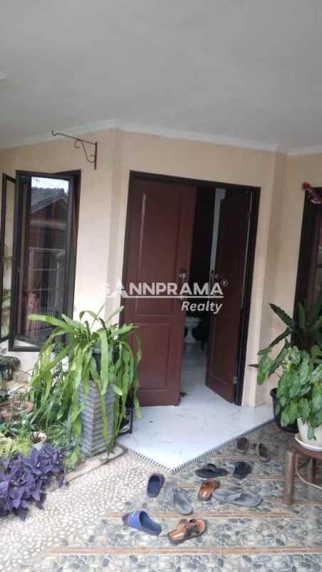 rumah 2 lantai di perumnas depok timur baktijaya depok