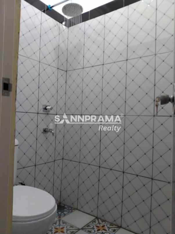 rumah 2 lantai di perumnas depok timur baktijaya depok