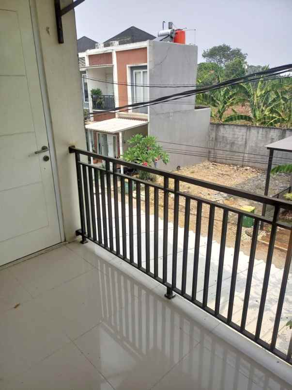 rumah 2 lantai lokasi super strategis bintaro sektor 9