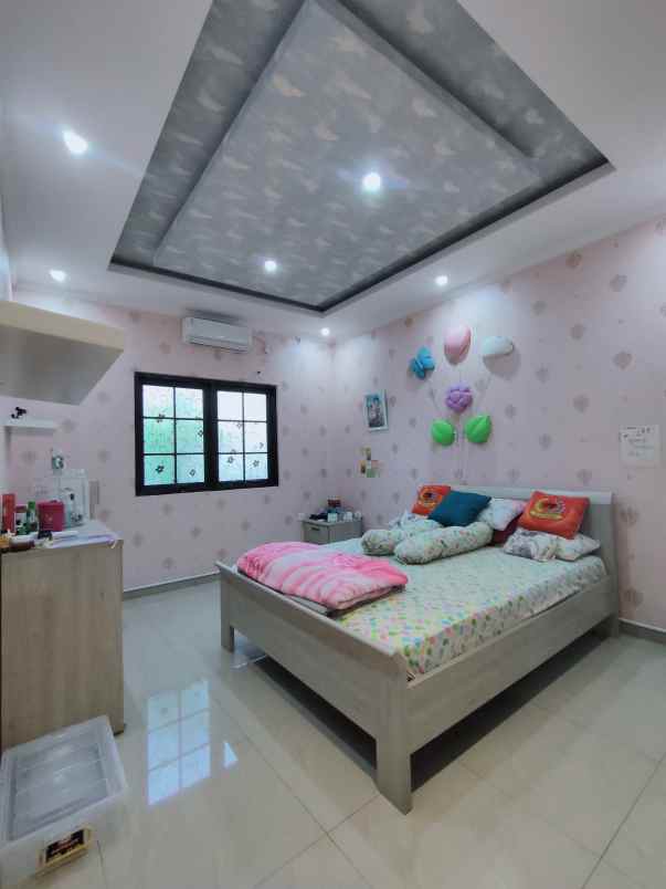 rumah 2 lantai mewah harga murah