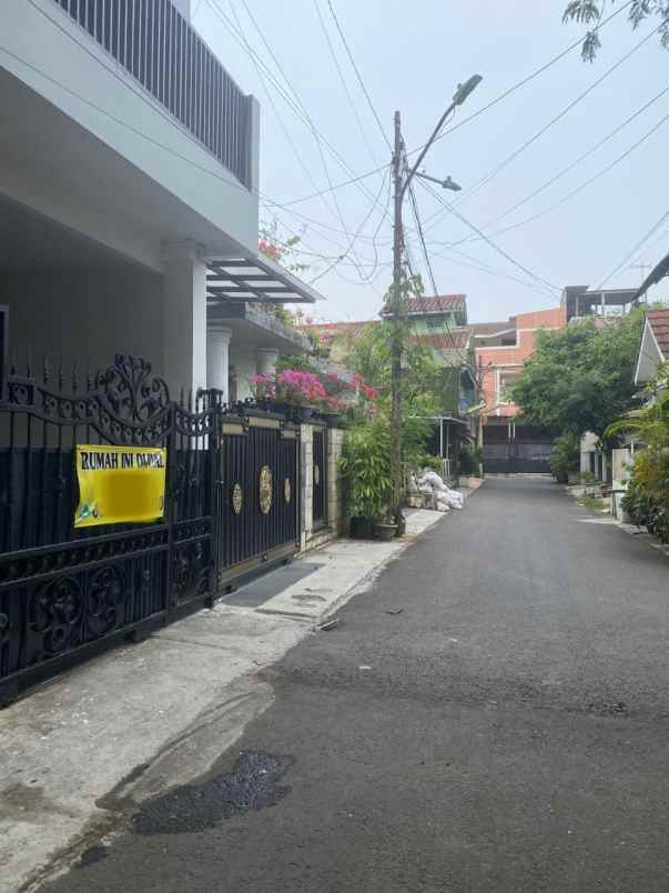 rumah 2 lantai siap huni di rawamangun jakarta timur