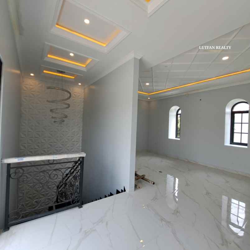 rumah american non cluster dekat tol andara