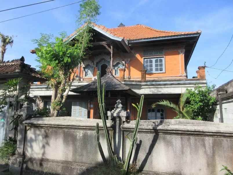 rumah bagus di jalan gandapura kota denpasar bali