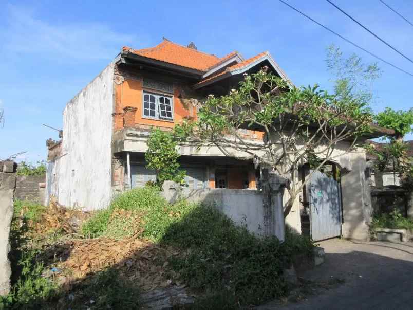 rumah bagus di jalan gandapura kota denpasar bali