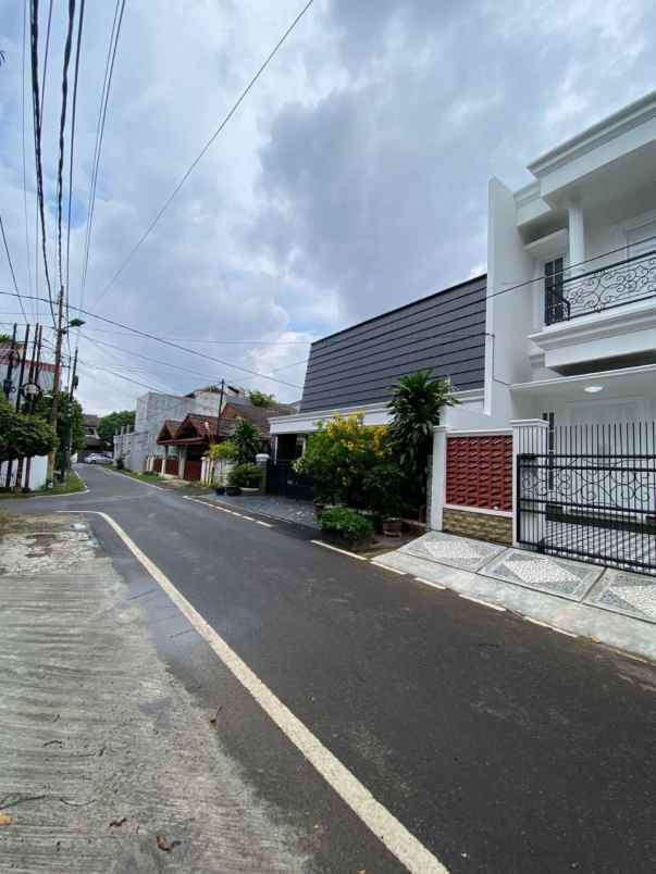 rumah baru 2 lantai pondok kelapa