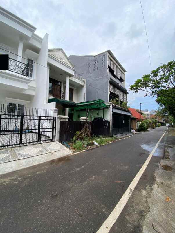 rumah baru 2 lantai pondok kelapa