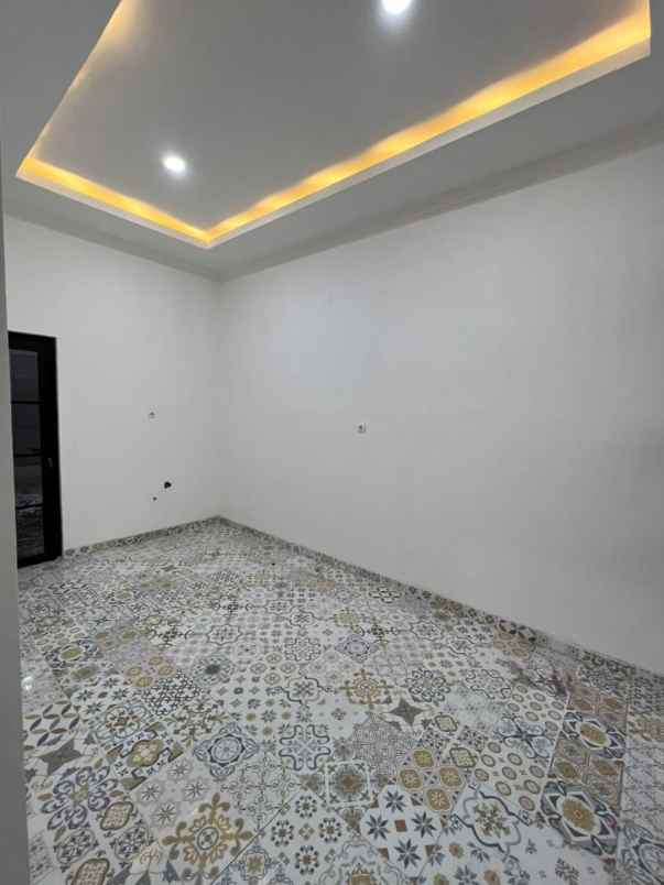 rumah baru dalam komplek di bsd serpong