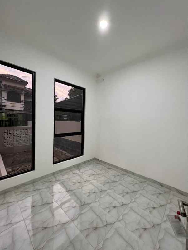 rumah baru dalam komplek di bsd serpong