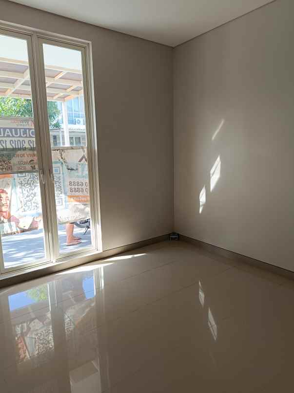 rumah baru gress 2 lantai di citraland greenlake nego