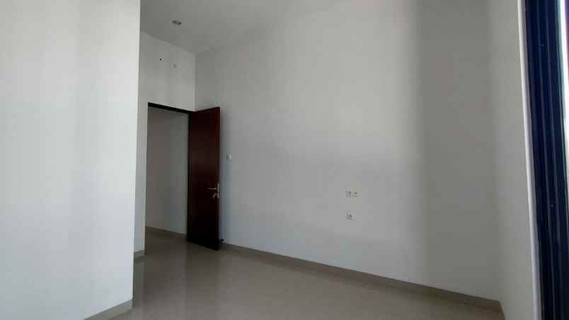 rumah baru gress siap huni lebak arum alexa surabaya