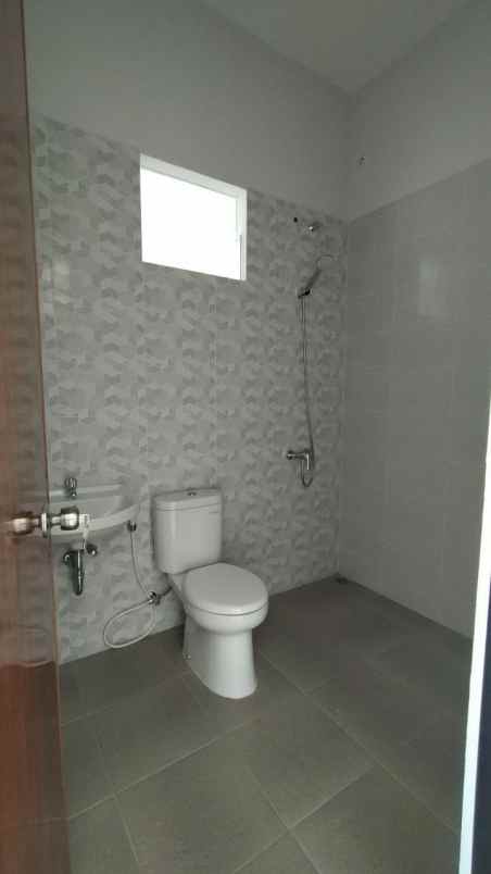rumah baru gress siap huni lebak arum thalia surabaya
