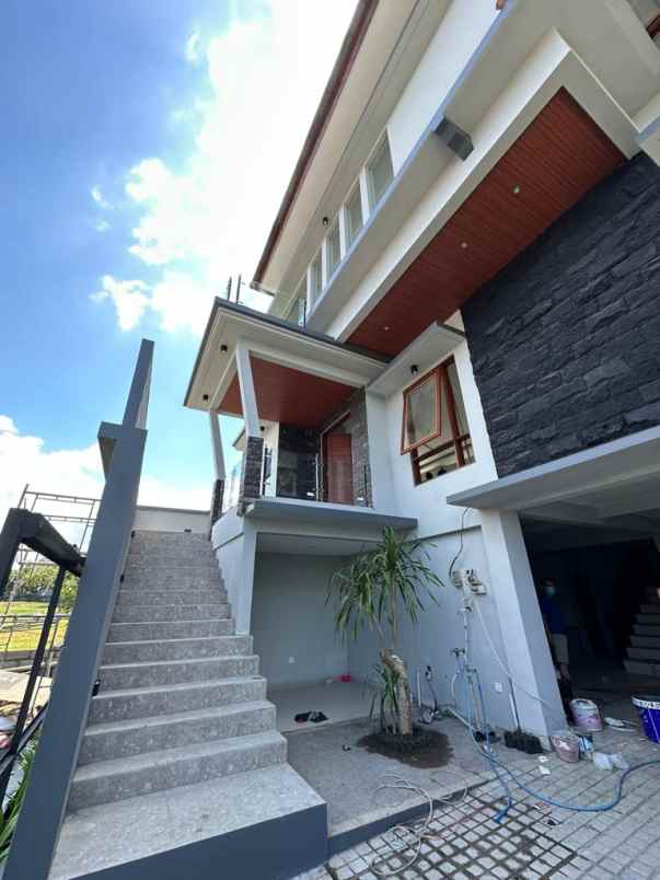 rumah baru lantai 3 view sawah mudutaki denpasar barat