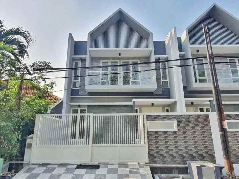 rumah baru minimalis di manyar daerah menur surabaya