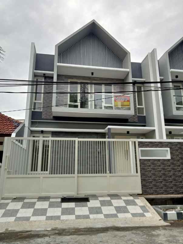 rumah baru minimalis di manyar daerah menur surabaya