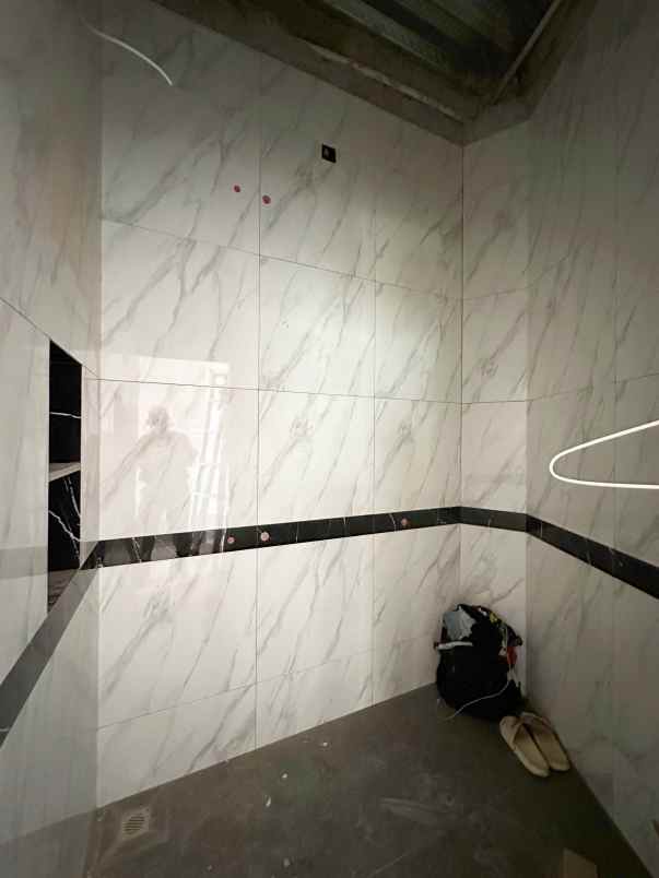 rumah baru minimalis modern di ciracas jakarta timur