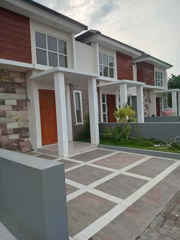 rumah baru minimalis unit ready