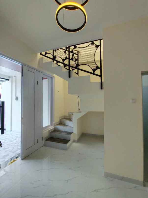 rumah baru strategis di perumnas beji depok