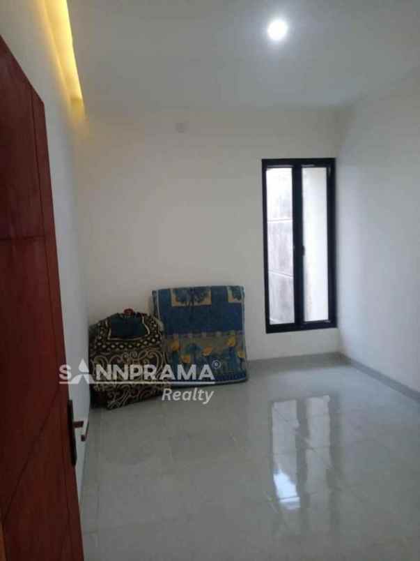 rumah baru tanah luas di sawangan depok