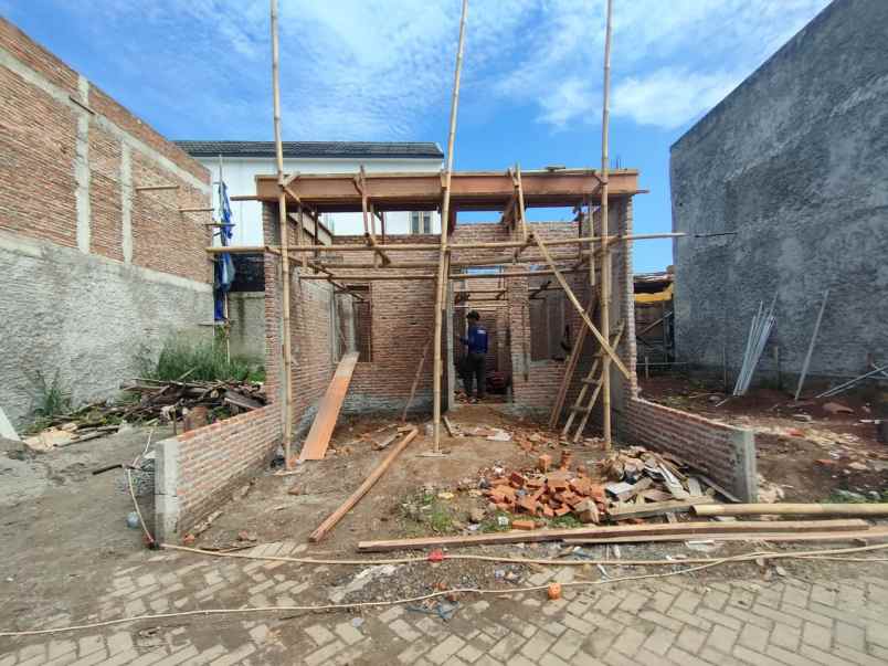 rumah cluster 2 lantai radar auri dekat tol cibubur