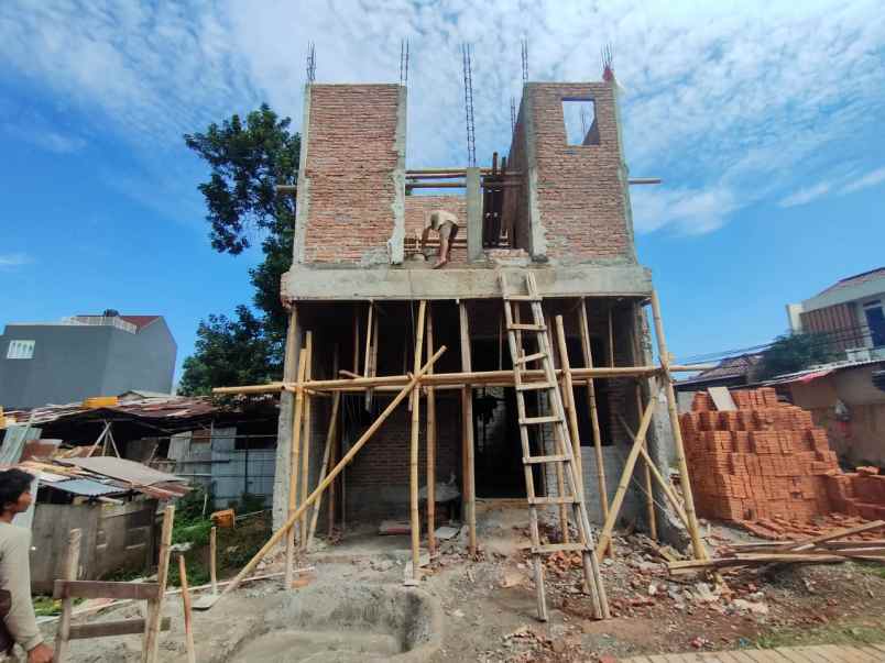 rumah cluster 2 lantai radar auri dekat tol cibubur