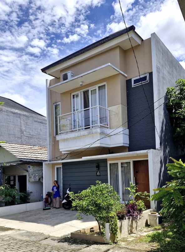 rumah cluster di lenteng agung dekat stasiun krl