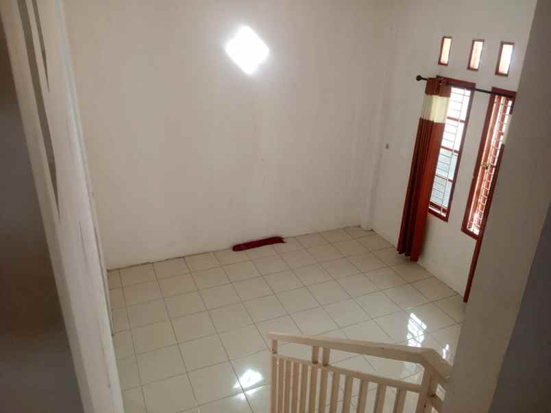 rumah dan ruko strategis di pondok terong depok