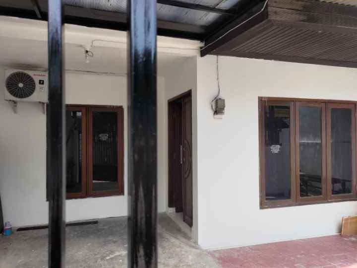 rumah darmo indah timur bangunan terawat dan siap huni