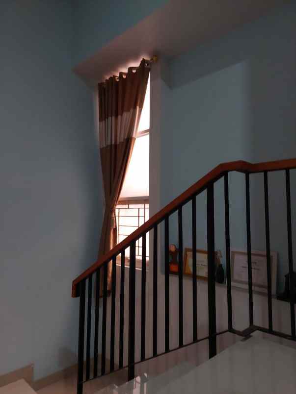 rumah dekat graha raya bintaro pondok aren shm