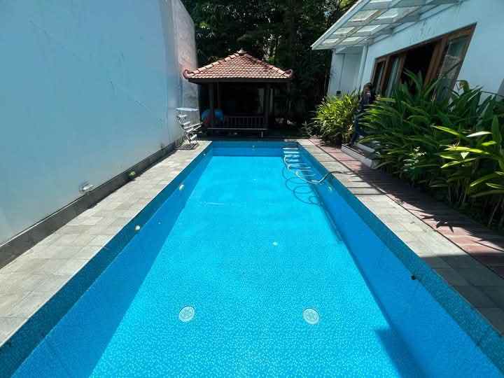 rumah desain unik private pool pusat kota yogyakarta