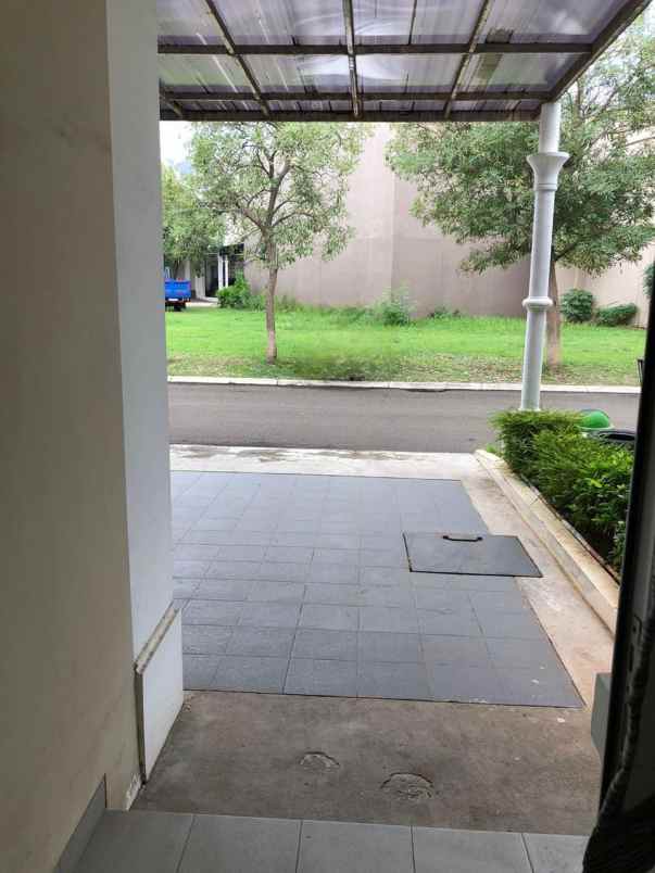 rumah di cluster thames jgc jakarta timur