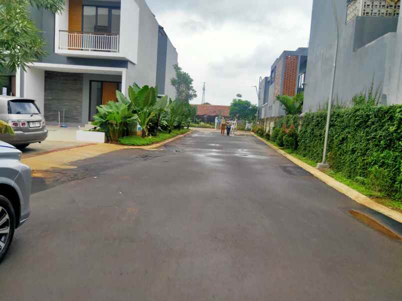 rumah di kawasan bebas banjir di pamulang