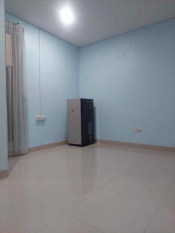 rumah dijual pondok kacang barat dekat alam sutera shm