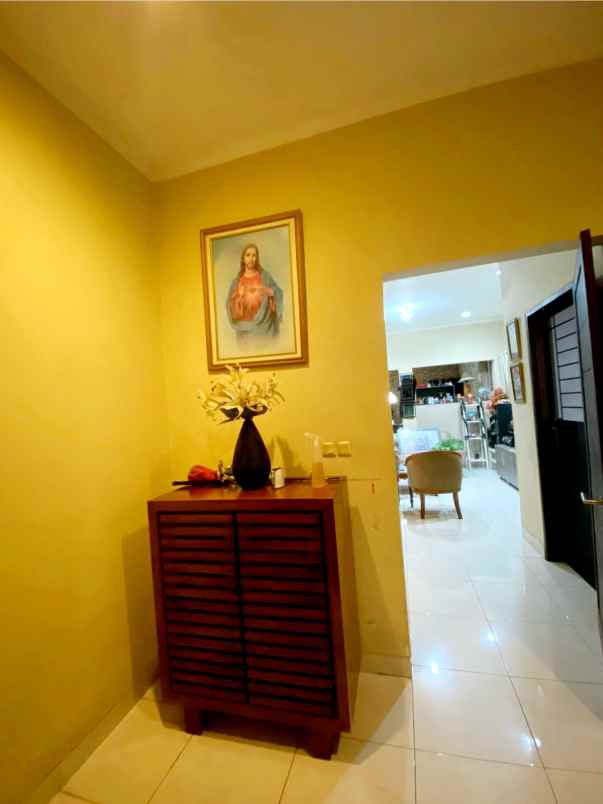 rumah hook cantik di delatinos bsd city tangsel