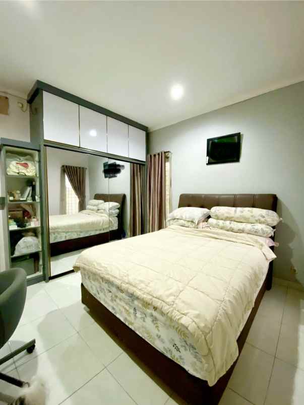 rumah hook cantik di delatinos bsd city tangsel